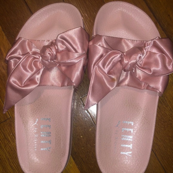 Puma Shoes - Puma Fenty slides